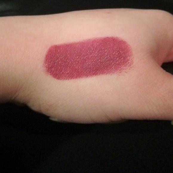 Mac lipstick in Amorous - Picture 3 of 3